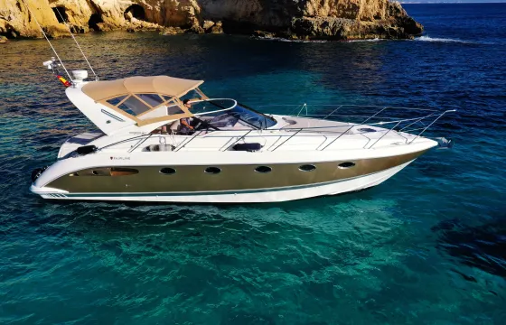 Targa 40 ofrece Rental in Port Calanova, Spain