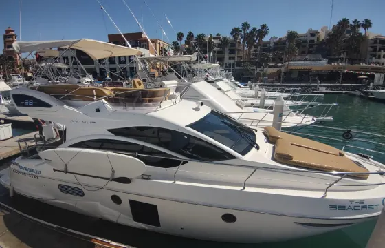 Azimut 38 Fly Bridge Motor Yacht with Captain - Cabo San Lucas