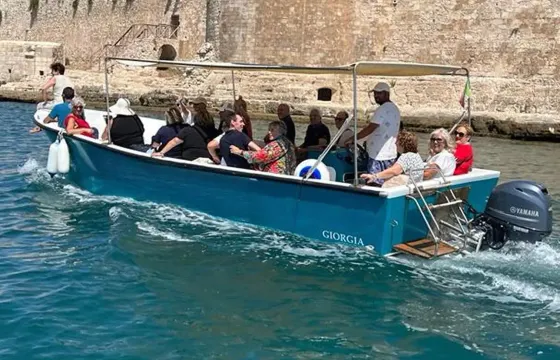 Syracuse: Ortigia Island and Sea Caves Boat Tour with Captain Mirko