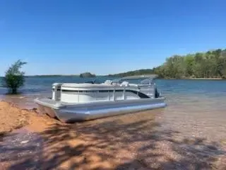 Beautiful 24ft Bennington! Free Fuel, Delivery, Tube, And Life Vest!!!