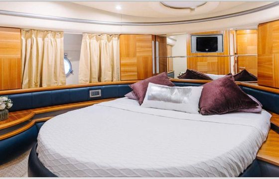 Experience Dubai on our 50ft Azimut Motor Yacht