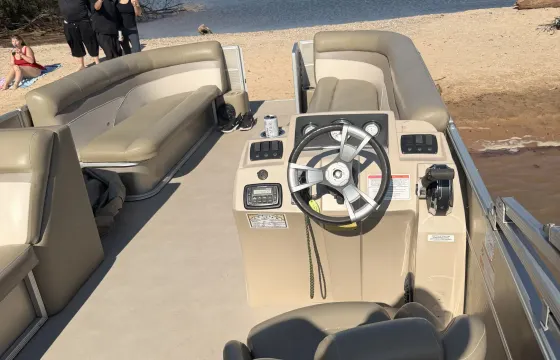 Luxury Tritoon DOG 🐕 FRIENDLY