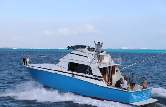 Fishing Tour Bertram 35ft in Cancún, Quintana Roo