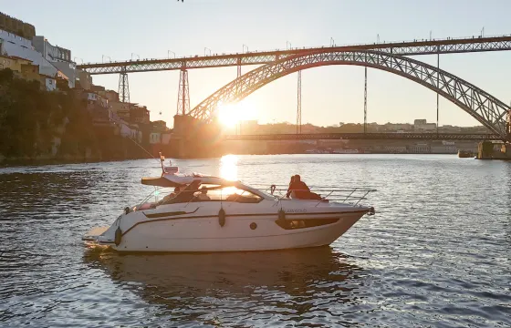 Porto: Exclusive Yacht Trip with Local Wines and Snacks