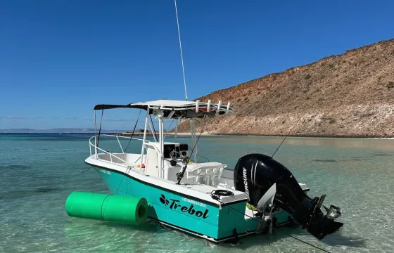 22' Boat to Balandra Beach & Espiritu Santo Island