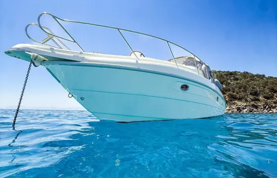 Exclusive Boat Experience with Aperitif & Overnight Stay on Regal Commodore 2660