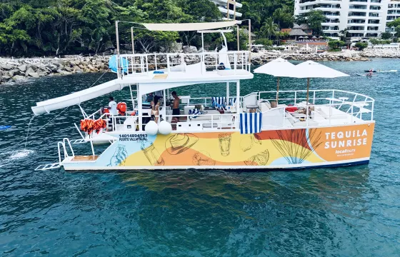 Luxury 42ft Catamaran for Your Next Adventure