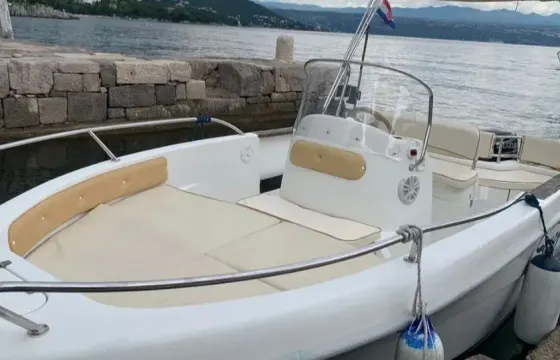 Saver 550 Open Powerboat in Lovran