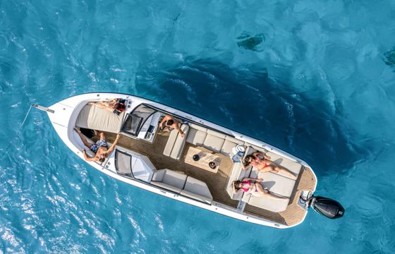 Rand 27 Supreme with skipper service