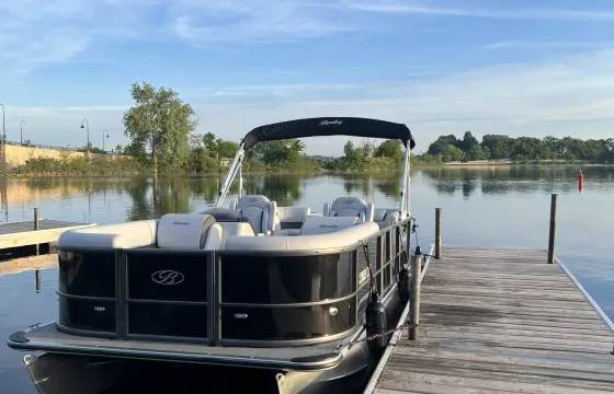 2025 Bentley 22 Legacy Navigator Pontoon 13 People In White Bear Lake