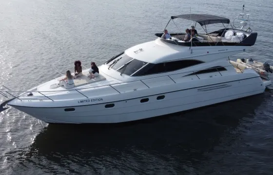 Princess Flybridge 56 Motor Yacht Experience in the scenic Douro River
