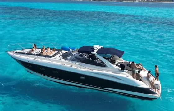 Elegant 60ft Sunseeker for Charter in Cancún!!!