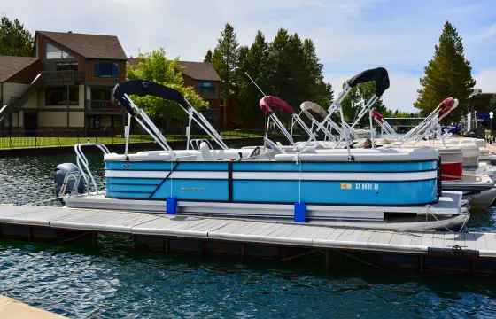Crest Pontoons Deluxe LX 240 24ft Tritoon, Self-Captain — Lake Tahoe