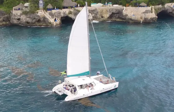 2.5hr Catamaran Experience Montego Bay