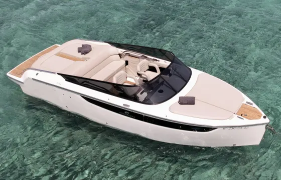 Discover Ibiza and Formentera aboard the Cranchi E26 Classic Yacht