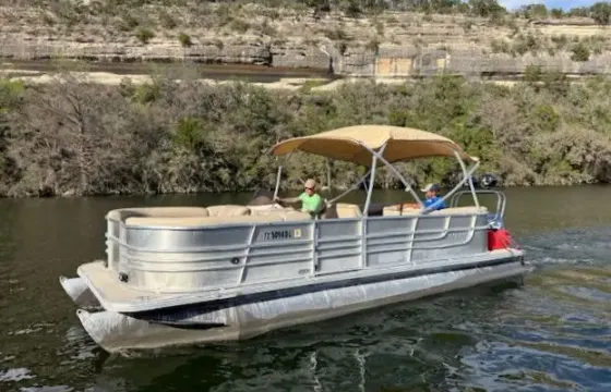 23ft Starcraft Pontoon with a Captain is ready for group of 14 on Devil's Cove