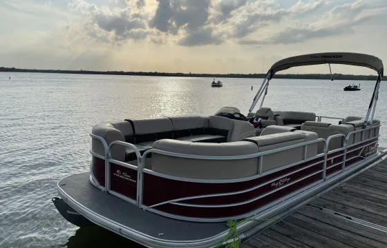 3 Day Minimum** 2018 Sun Tracker Pontoon Boat | Lake Tawakoni