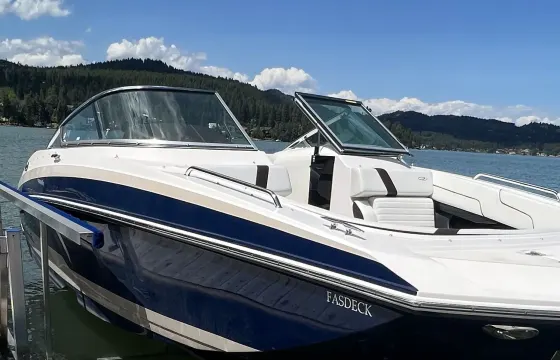 24’ Regal Fasdeck Powerboat for Rental in Somers