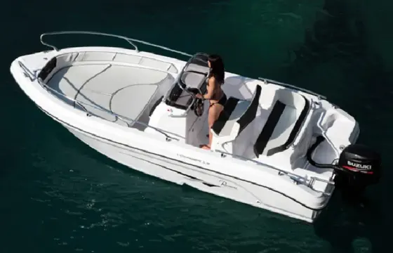 Raniery Voyager 19 S Center Console Charter in Zadar, Croatia For 6 Persons