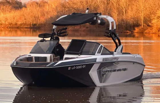 25ft Super Air Nautique Boat | Wakeboarding, Skiing & Tubing