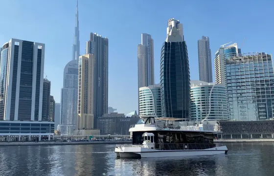 Vip 65ft Luxury Yacht - Huge Flybridge for 12 Guests in Dubai Marina