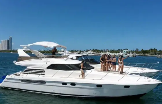 Explore Fort Lauderdale on 65FT FLYBRIDGE!
