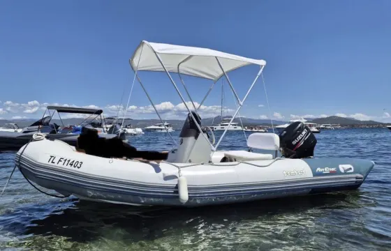 Discover the Calanques of Marseille on a Beautiful RIB Bombard Air Ethic 500