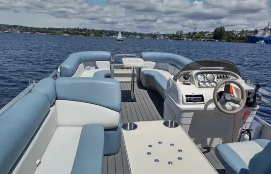 AMAZING 12 PERSON PONTOON BOAT! NAVIGATE YOURSELF, BLUETOOTH , AND COOLER!
