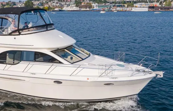 Luxurious Sea Ray 40 Motor Yacht in Lake Dallas, Texas