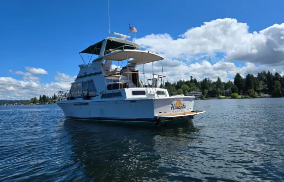 Experience Seattle in Style: 42ft Yacht for fun with friends and family!