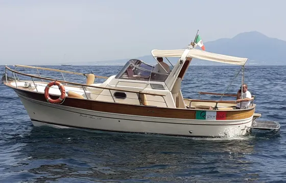 Gozzo FR. Aprea 765 Boat Tour In Capri/Positano/Amalfi