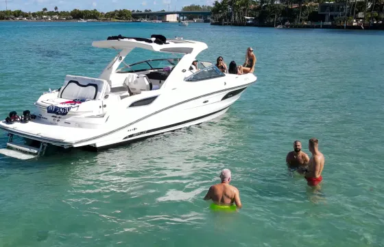 Sea Ray SLX350 12people 24/7