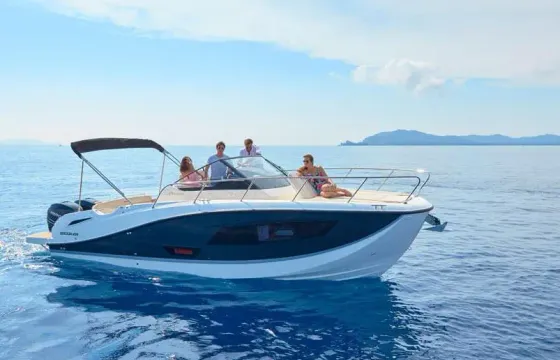 Quicksilver 875 Motor Yacht boarding in Antibes, Cannes, St Tropez or Monaco