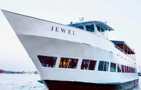 120' Jewel NYC Luxury Yacht for Corporate Events, Weddings, and Parties!