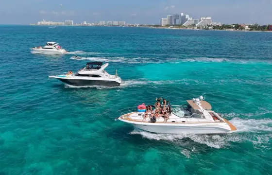Sea Ray 44ft Private Yacht Charter in Cancún for up to 15 Guests