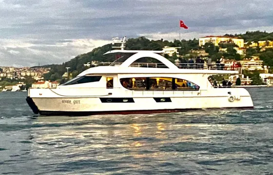 78ft Yacht Istanbul Bosphorus Sightseeing Tour