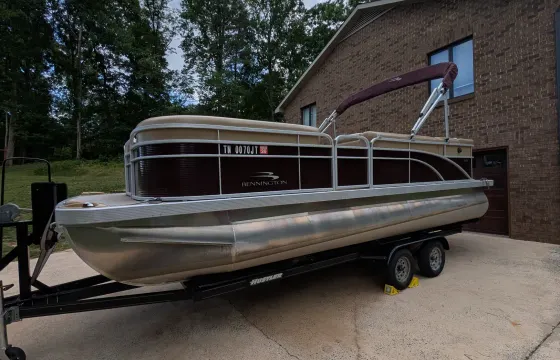 22' Bennington Pontoon on Lake James or delivery to other Lakes.