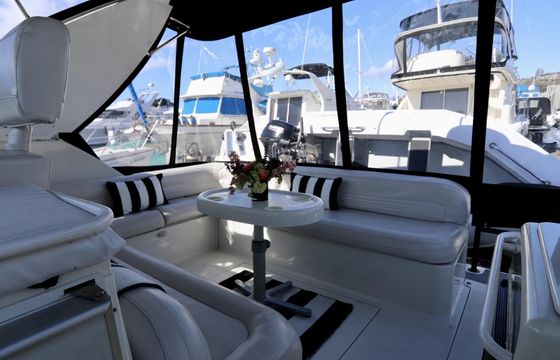 Private 40’ Trojan Yacht Cruise on Lake Union & Lake Washington