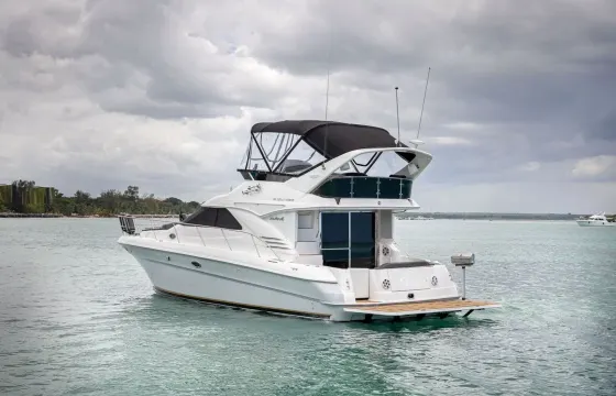 42ft Sea Ray Motor Yacht Rental in Boca Chica, Santo Domingo