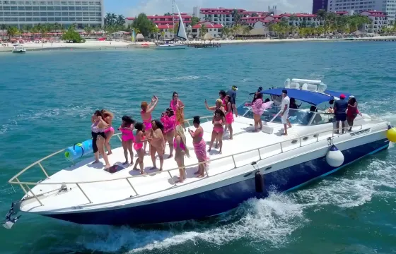 Finally a Perfect 62ft Sea Ray Yacht In Cancun and Isla Mujeres! 4 Hours minimum