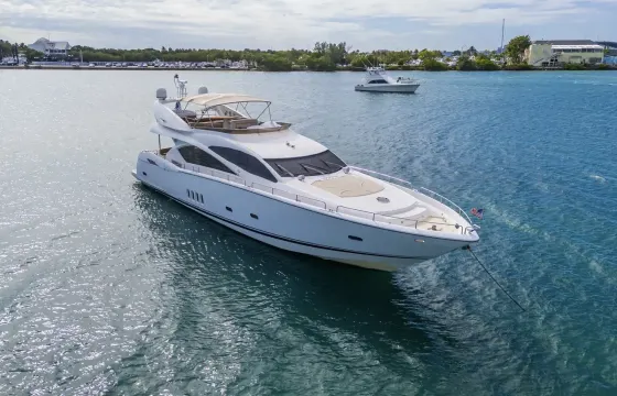 90' Sunseeker Fly Yacht with Jacuzzi