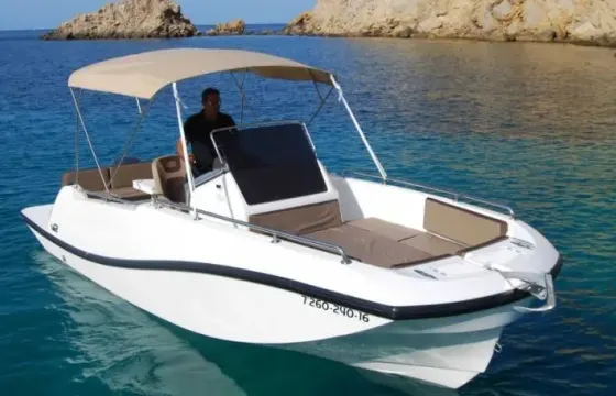 Rent boat B550 'Perseis' (6p) without licence in Palma, Spain