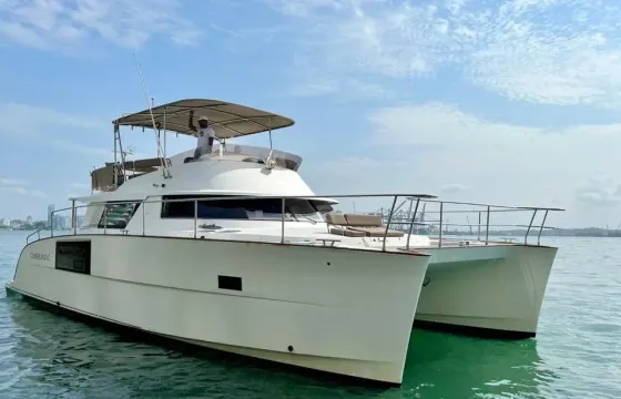 Luxury Motorized 47ft Power Catamaran for up to 25 people in Cartagena