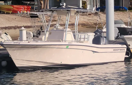 22' Grady White Center Console – Seats 8 | Riviera Beach, FL