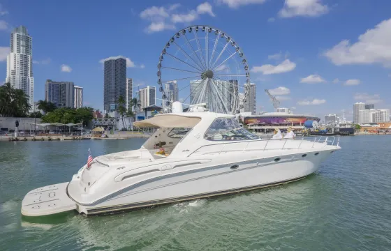 65ft Sea Ray Motor Yacht in Miami