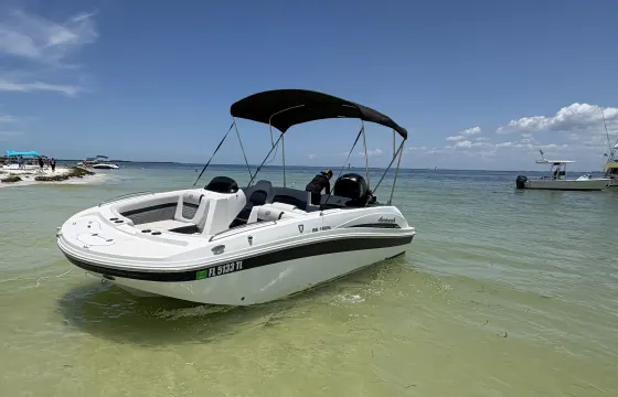 20ft Hurricane SS192 Deck Boat new and clean for up to 10 people