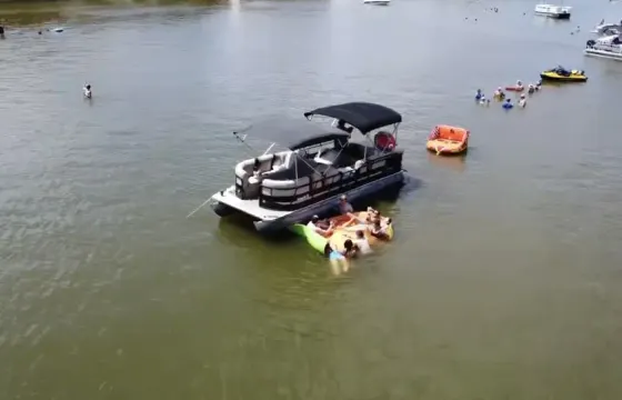 ALL INCLUSIVE Bentley Pontoon Boat in Horseshoe Bay Lake LBJ & Marble Falls
