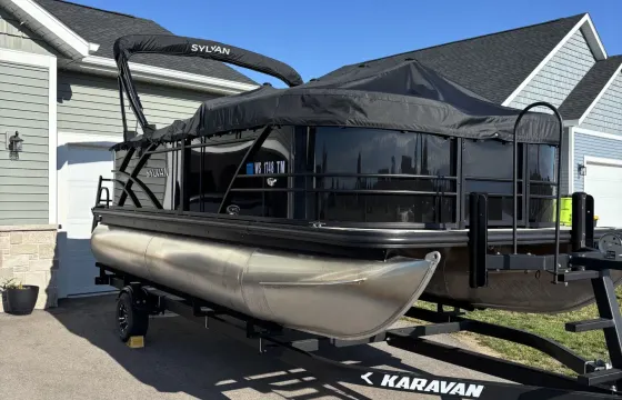 19’ Sylvan Mirage Cruise Pontoon Paradise in Beloit, Wisconsin
