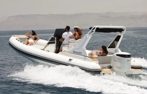 Boat rentals in Empuriabrava | Tiger Marine 850 Topline RIB (2025)