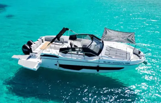 Blue Lagoon Flyer - 31ft Karnic CS10